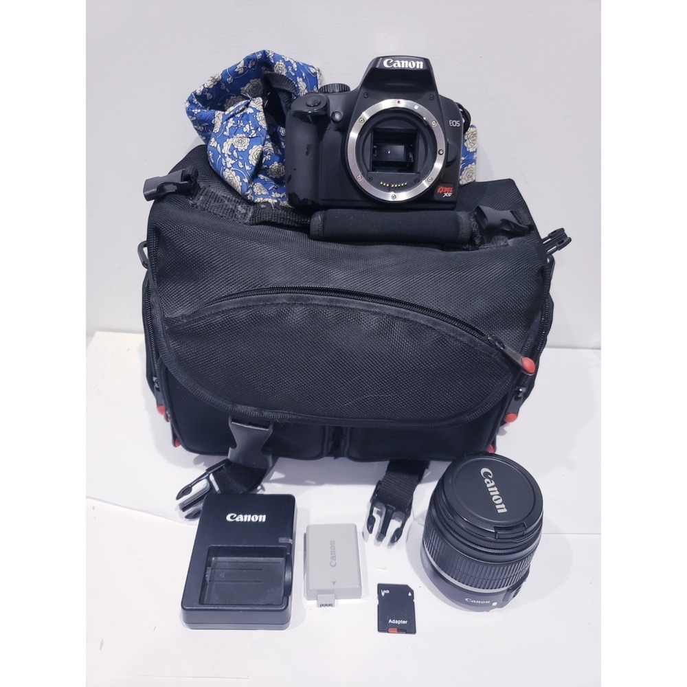 Canon EOS Rebel XS Camera with EF 18-55 mm 1:3.5 -5.6 IS Lens - Works